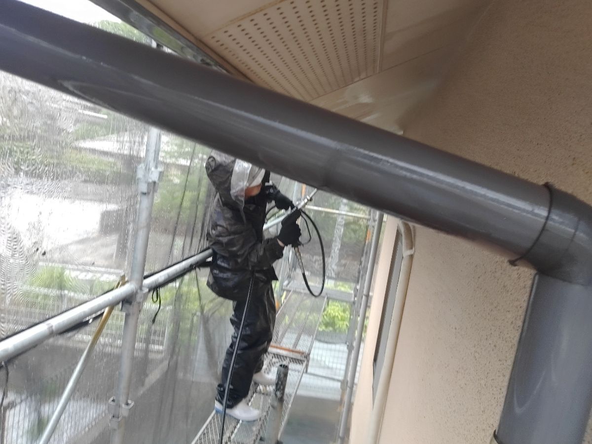 【工事2日目】北九州市八幡西区U様：屋根・外壁塗装工事