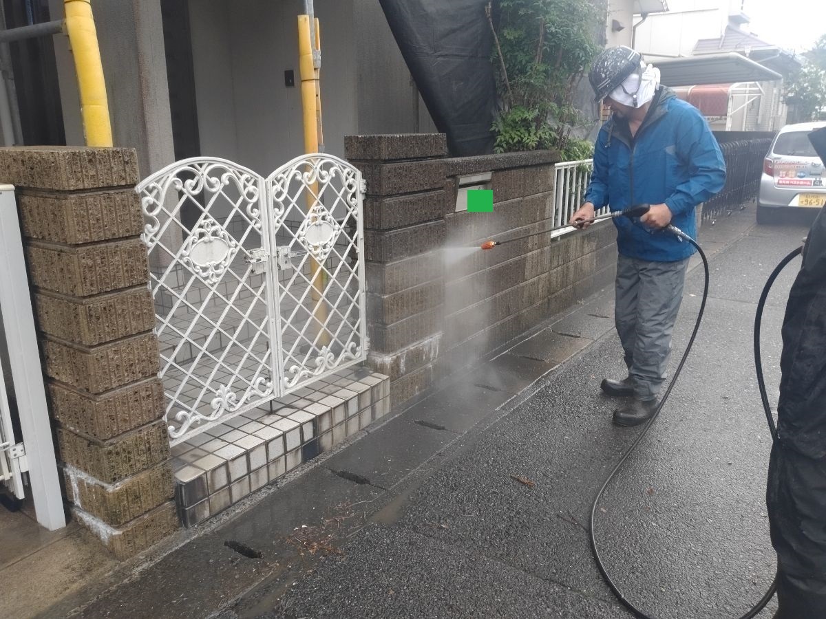 【工事2日目】小倉南区T様：外壁塗装・付帯塗装工事