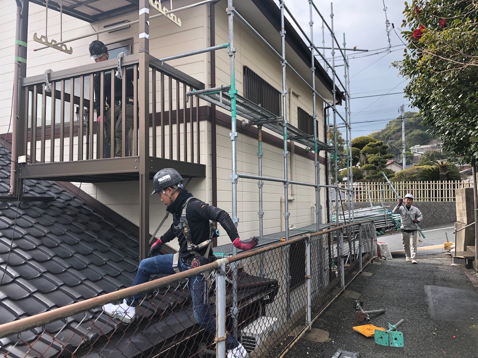 【工事1日目】下関市彦島本村町：M様　外壁塗装・屋根塗装、その他塗装