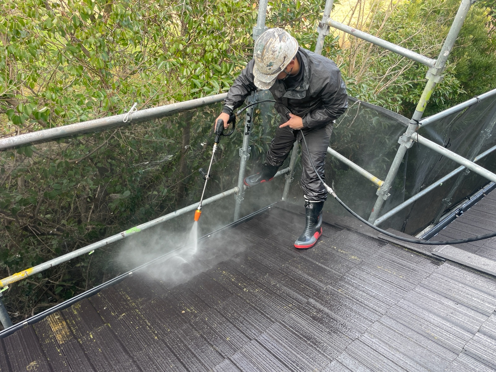 【工事2日目】若松区：H様　屋根塗装・外壁塗装　及び　その他塗装工事