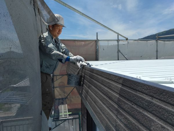 7月20日(火)京都郡苅田町葛川にて屋根・外壁塗装工事をさせて頂いております！