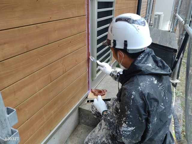 11月9日(火)岡垣町松ヶ台にて木部塗装及び一部付帯塗装をさせて頂いております！(3日目)