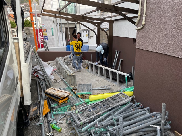 3/31(水)北九州市にて屋根、外壁塗装工事をさせて頂いてます！