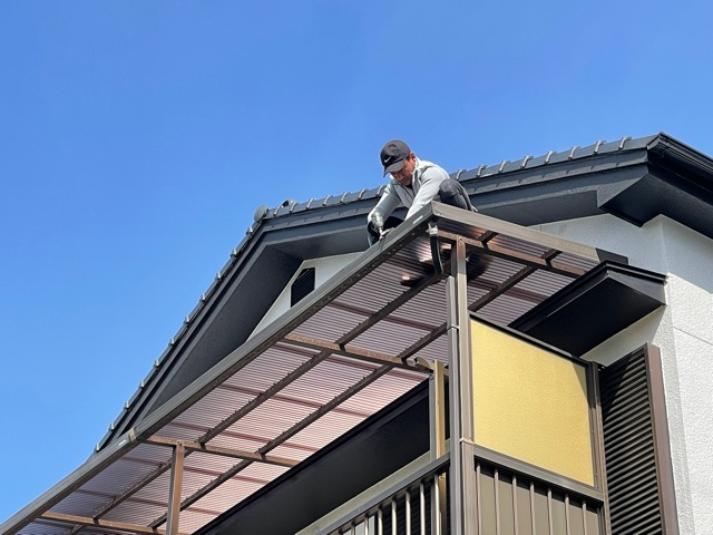 4/1(木)北九州市にて屋根、外壁塗装工事をさせて頂いてます！
