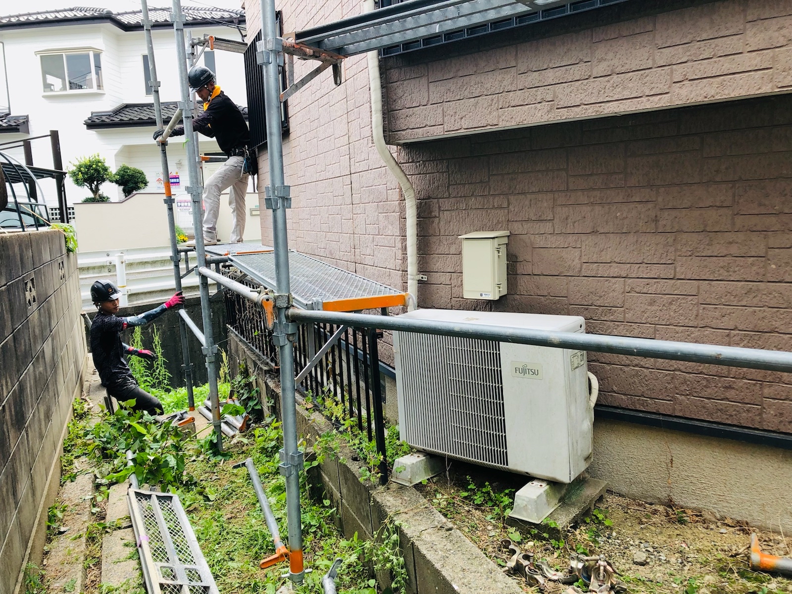 【工事】5月10日(火)小倉南区にて外壁塗装工事をさせて頂いております！(1日目）