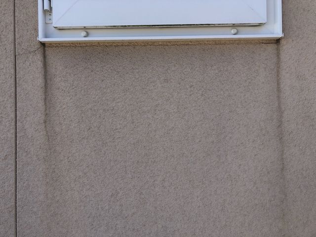 都市部の家を美しく保つ！北九州の排ガス・雨筋汚れに強い外壁塗装とは