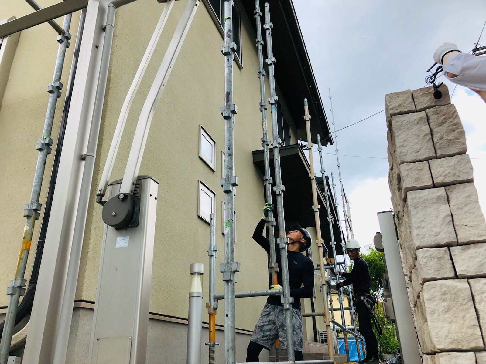 【工事】小倉南区企救丘にて屋根塗装・外壁塗装工事をさせて頂いております！(1日目）